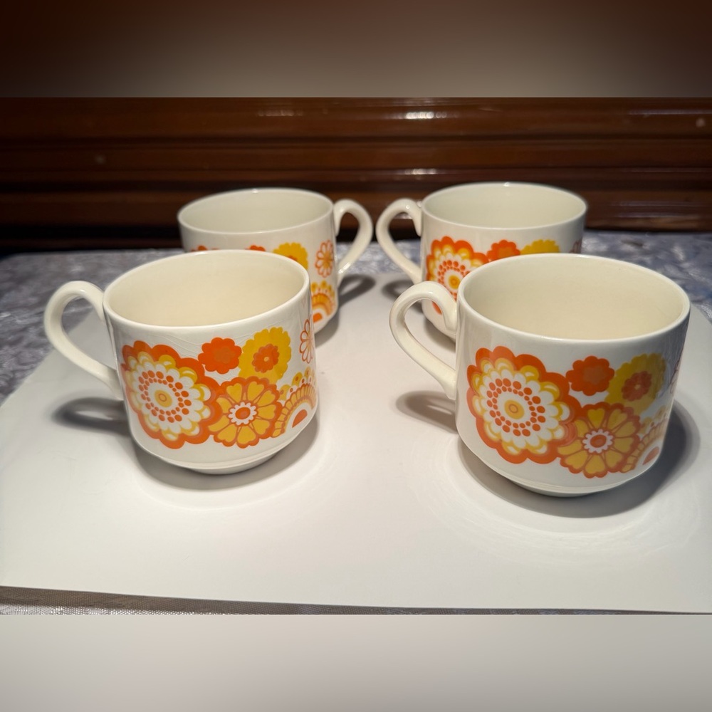 Vintage Carrigaline Coffee Cups Ireland Set of 4 Hand Painted -Rare